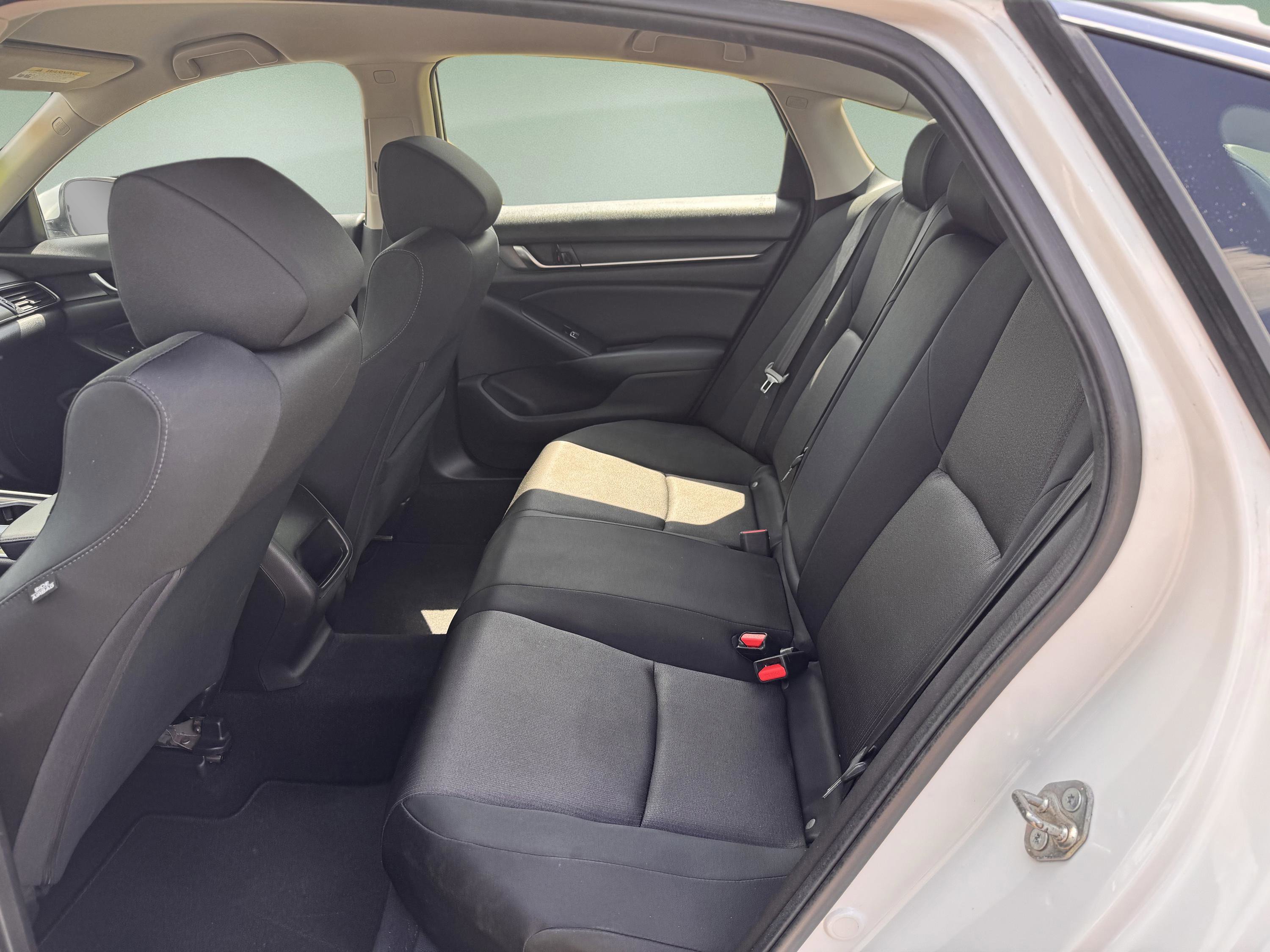 Used 2018 Honda Accord LX image 9