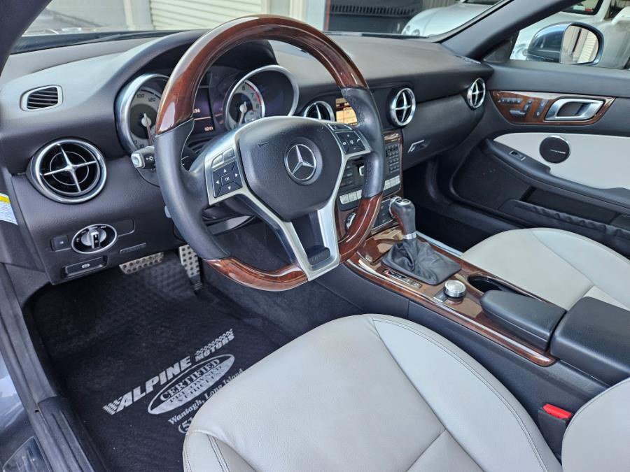 Used 2013 Mercedes-Benz SLK 250 image 4