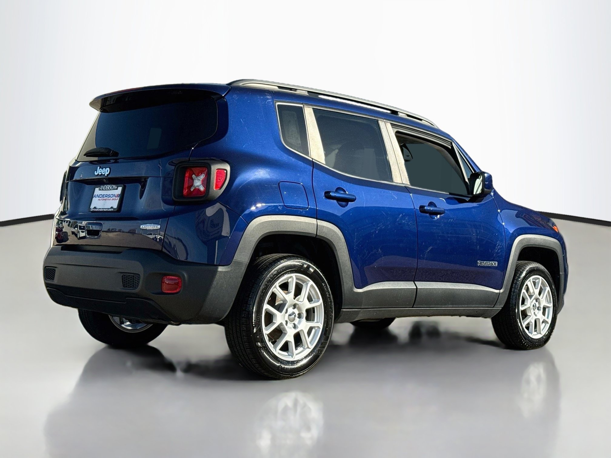 Used 2020 Jeep Renegade Latitude w/ Cold Weather Group AWD/4WD image 7