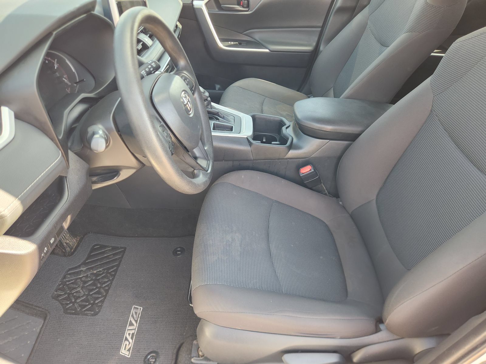 Used 2024 Toyota RAV4 LE FWD image 16