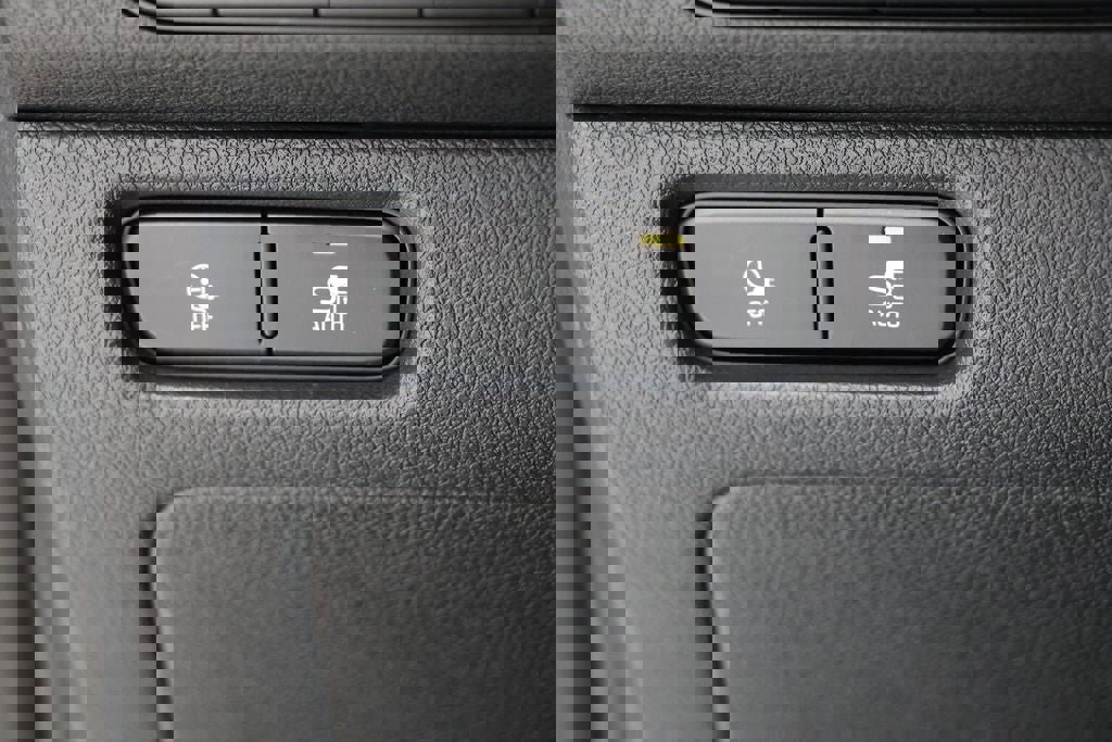 Used 2021 Kia Niro EX w/ Cold Weather Package image 28