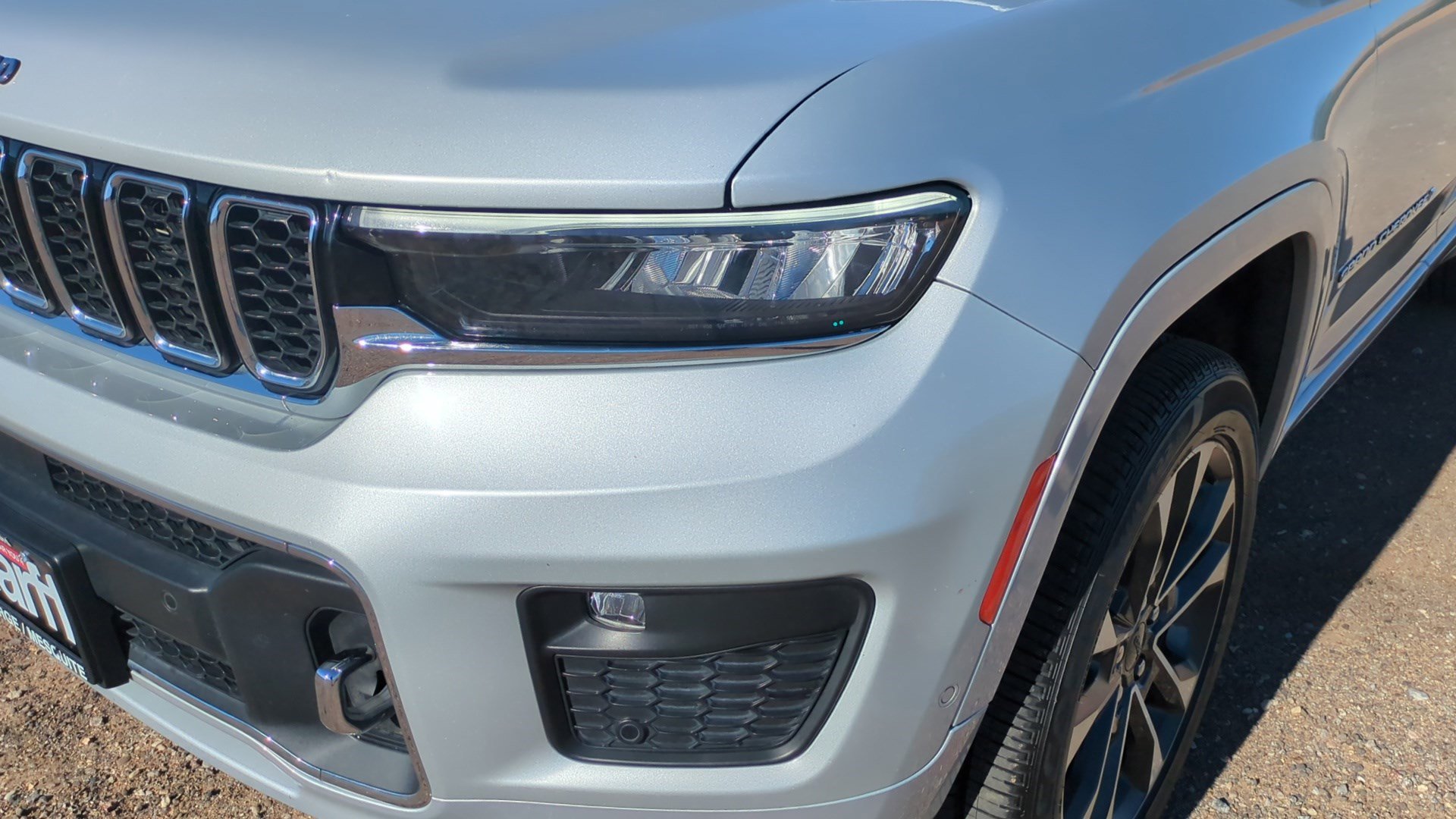 Used 2023 Jeep Grand Cherokee L Overland image 9