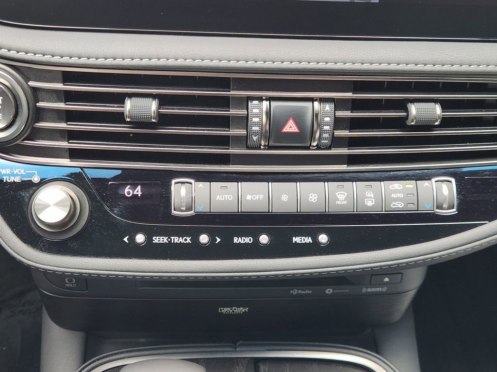 Used 2022 Lexus LS 500 AWD w/ Executive Package image 19