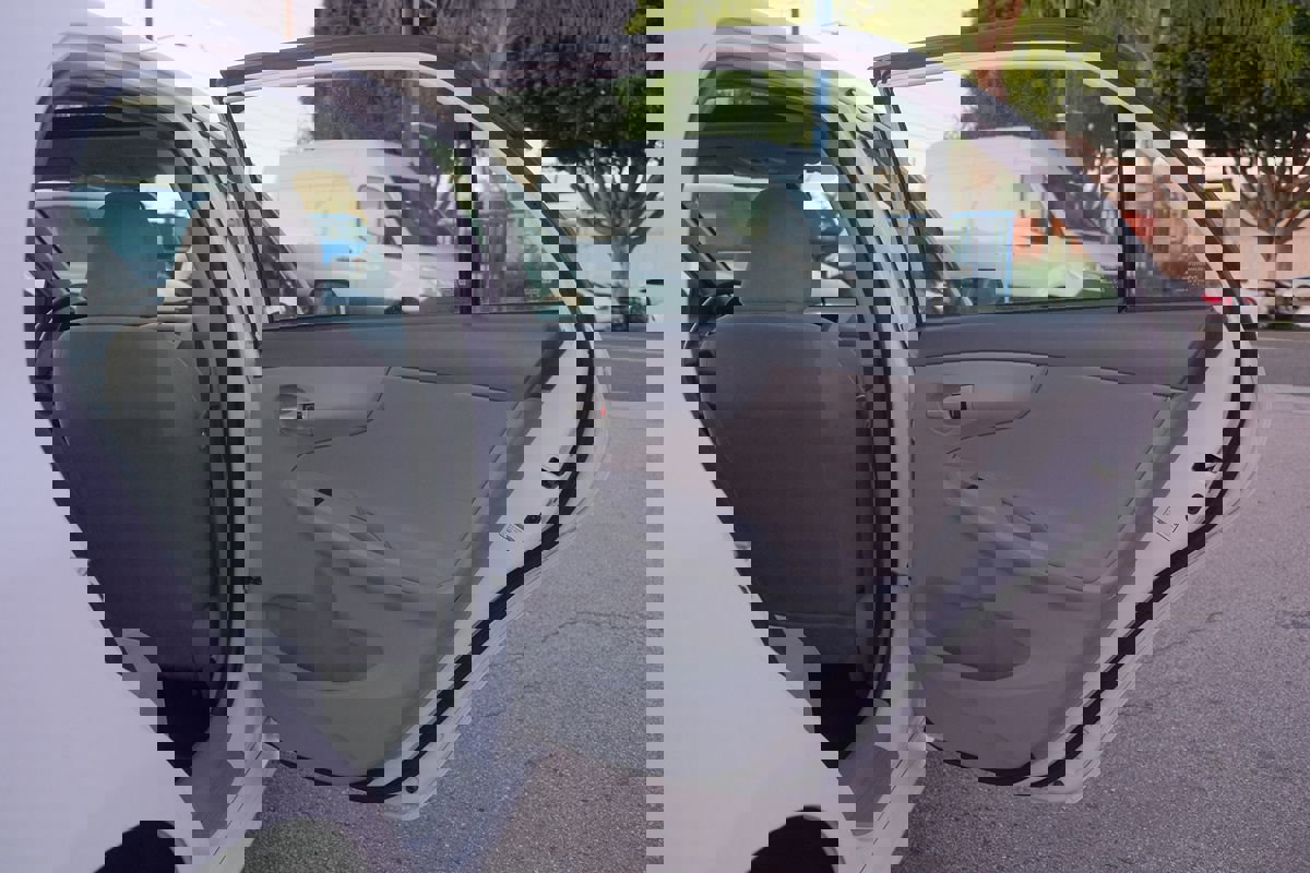 Used 2009 Toyota Corolla LE image 30