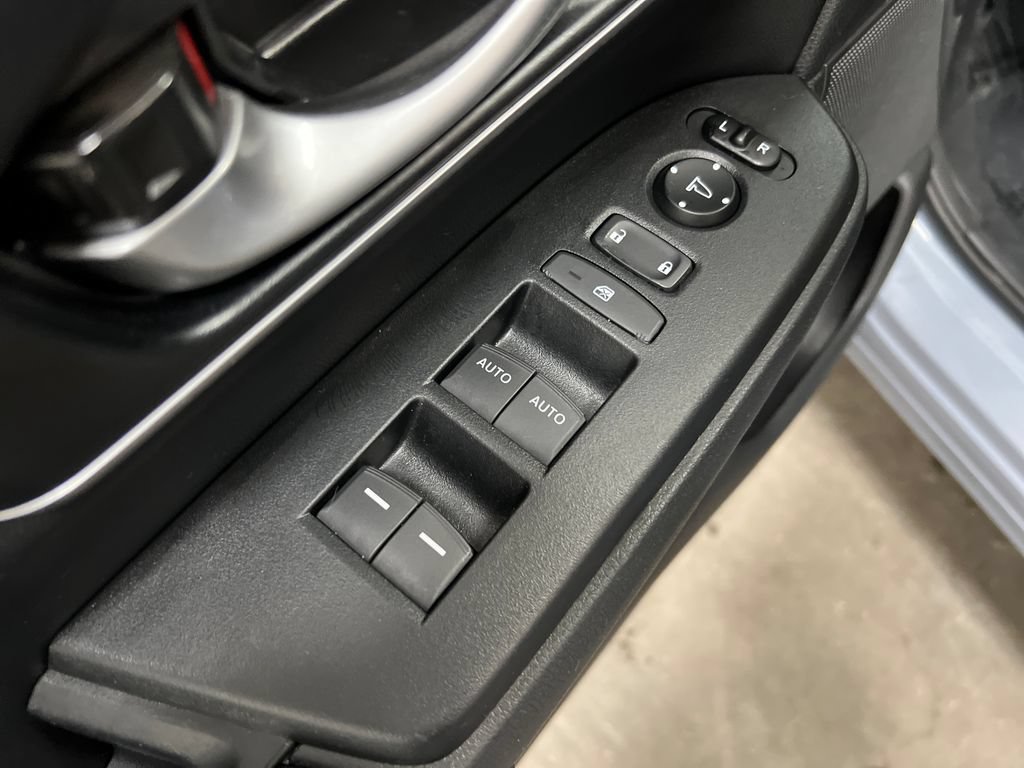 Used 2021 Honda CR-V EX-L image 11