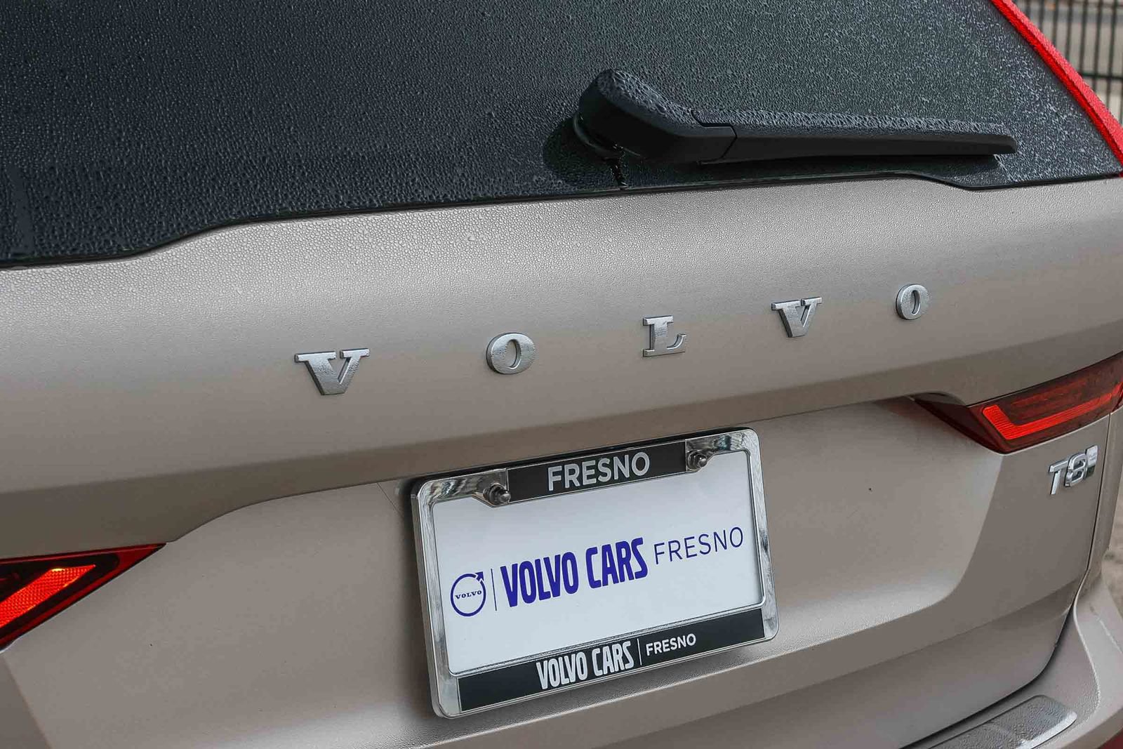 New 2026 Volvo XC60 T8 Ultra w/ Protection Package Premier AWD/4WD image 12