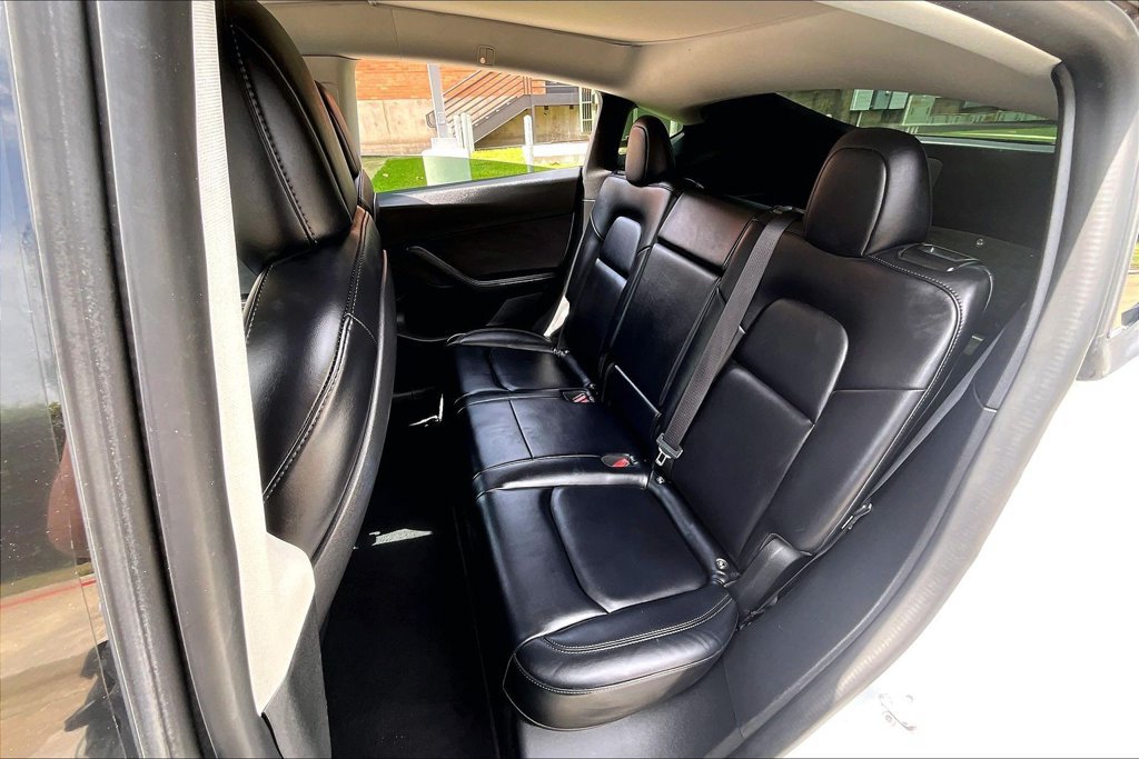 Used 2022 Tesla Model Y Performance AWD/4WD image 35