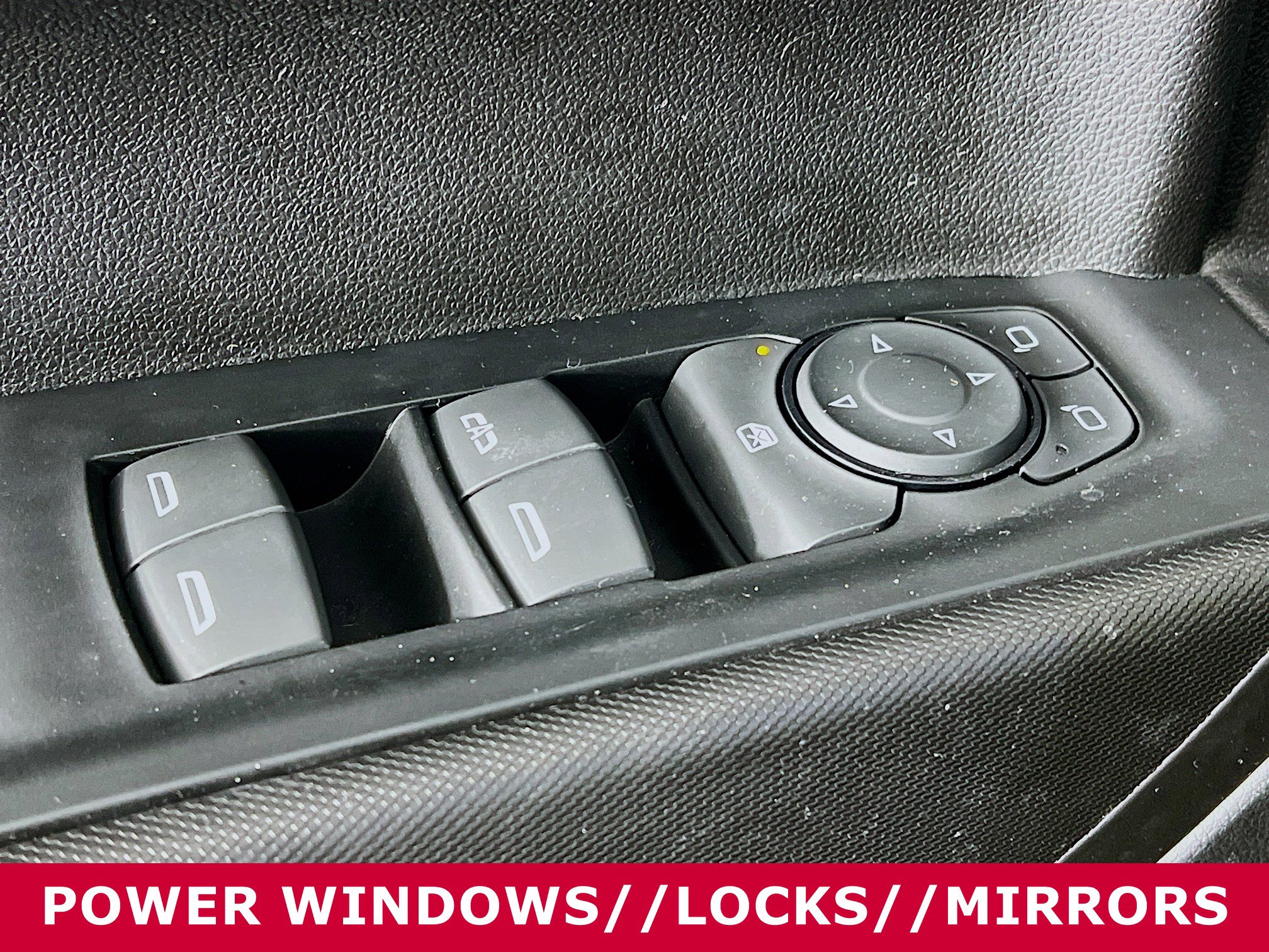 Used 2023 Chevrolet Silverado 1500 Custom image 18