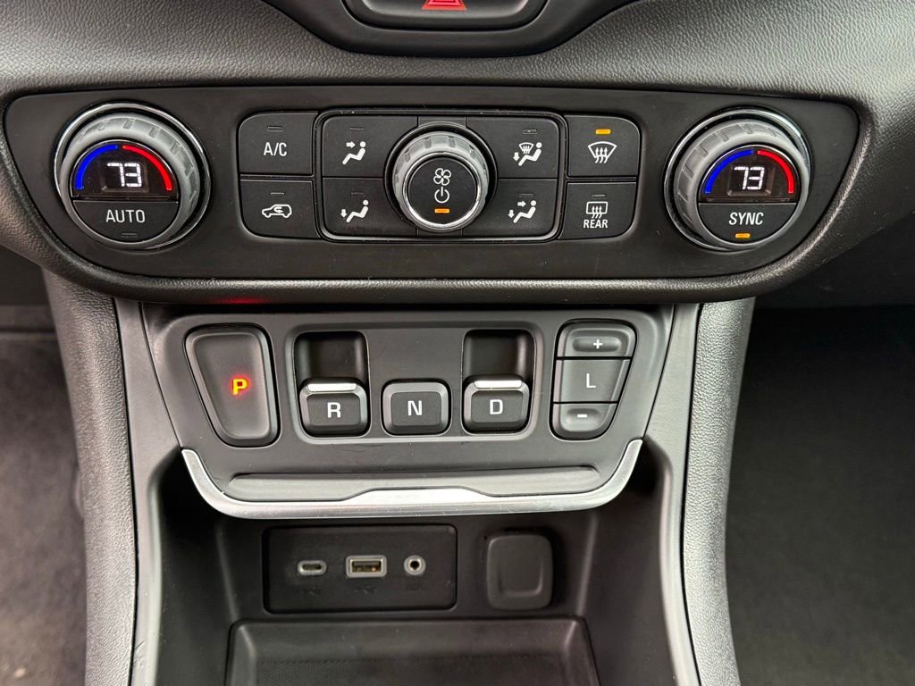 Used 2020 GMC Terrain SLE w/ Driver Convenience Package image 8