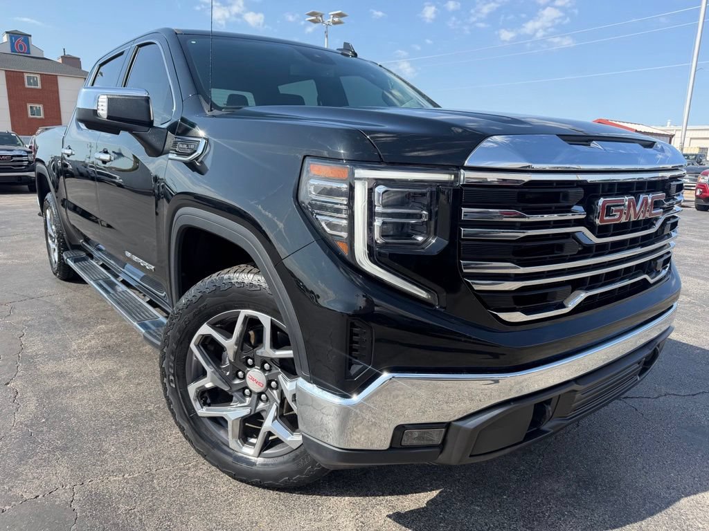 Used 2023 GMC Sierra 1500 SLT w/ SLT Premium Package AWD/4WD image 2