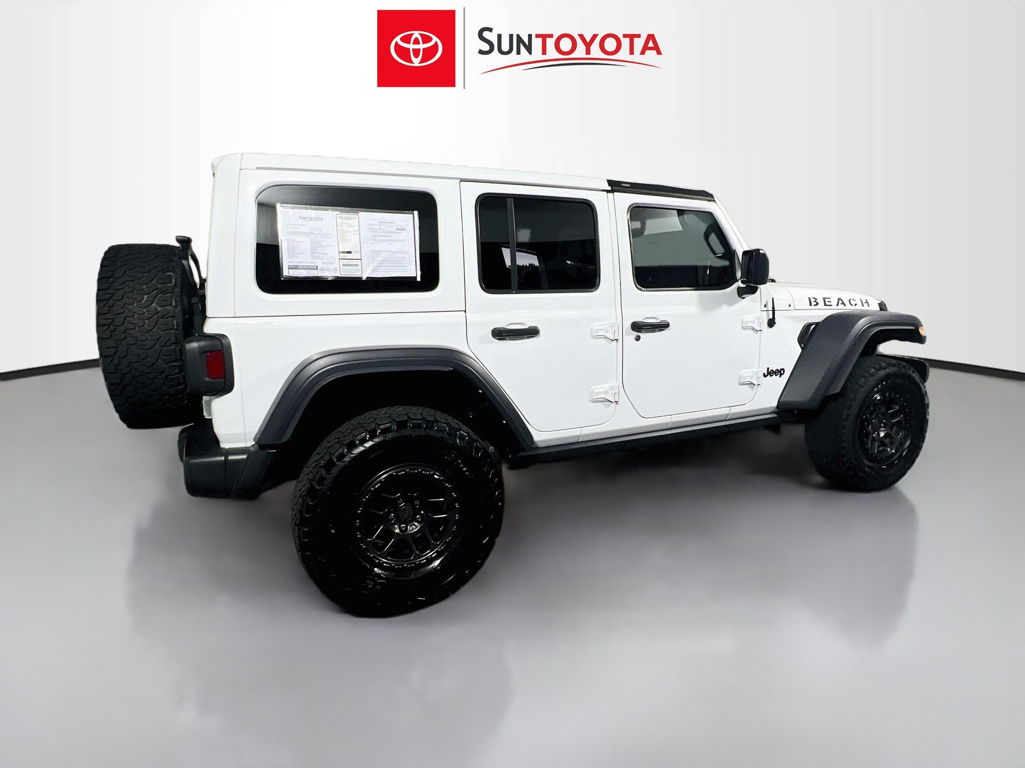 Used 2022 Jeep Wrangler Unlimited Sport w/ Xtreme Recon 35" Tire Package AWD/4WD image 4