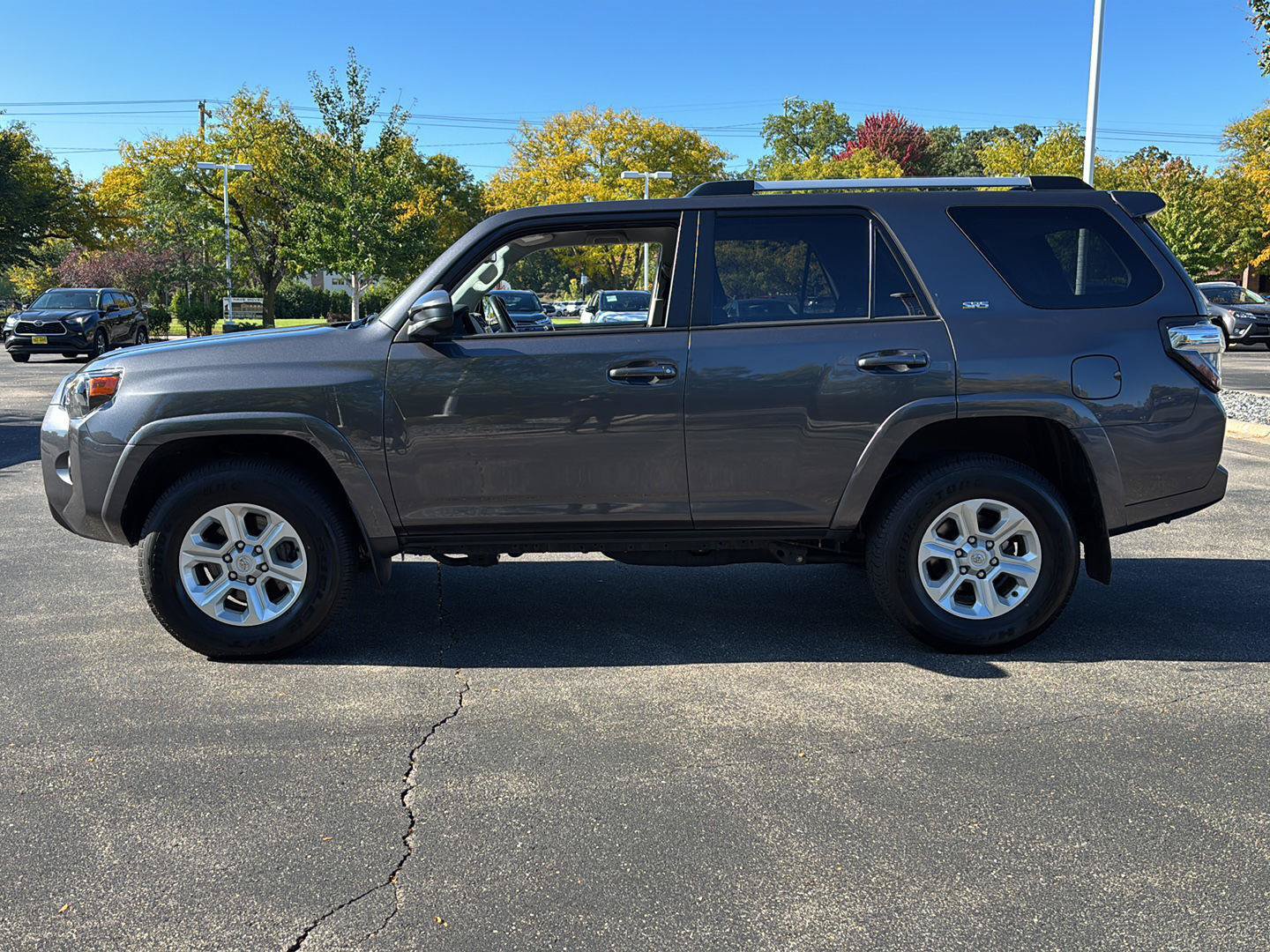 Used 2022 Toyota 4Runner SR5 AWD/4WD image 23