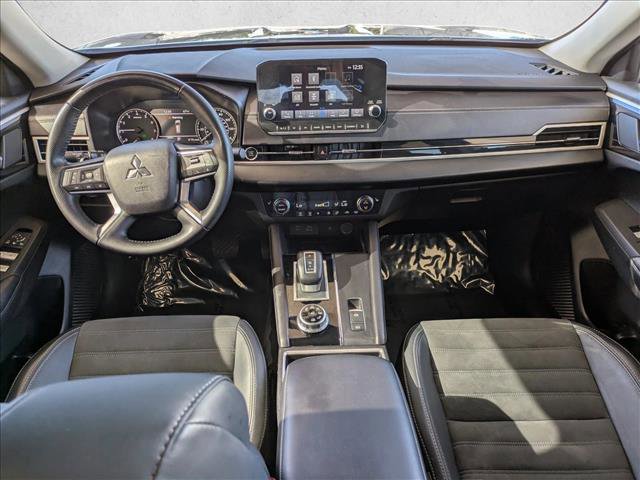 Used 2024 Mitsubishi Outlander SE image 18