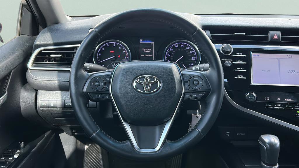 Used 2018 Toyota Camry SE w/ Moonroof Package FWD image 15
