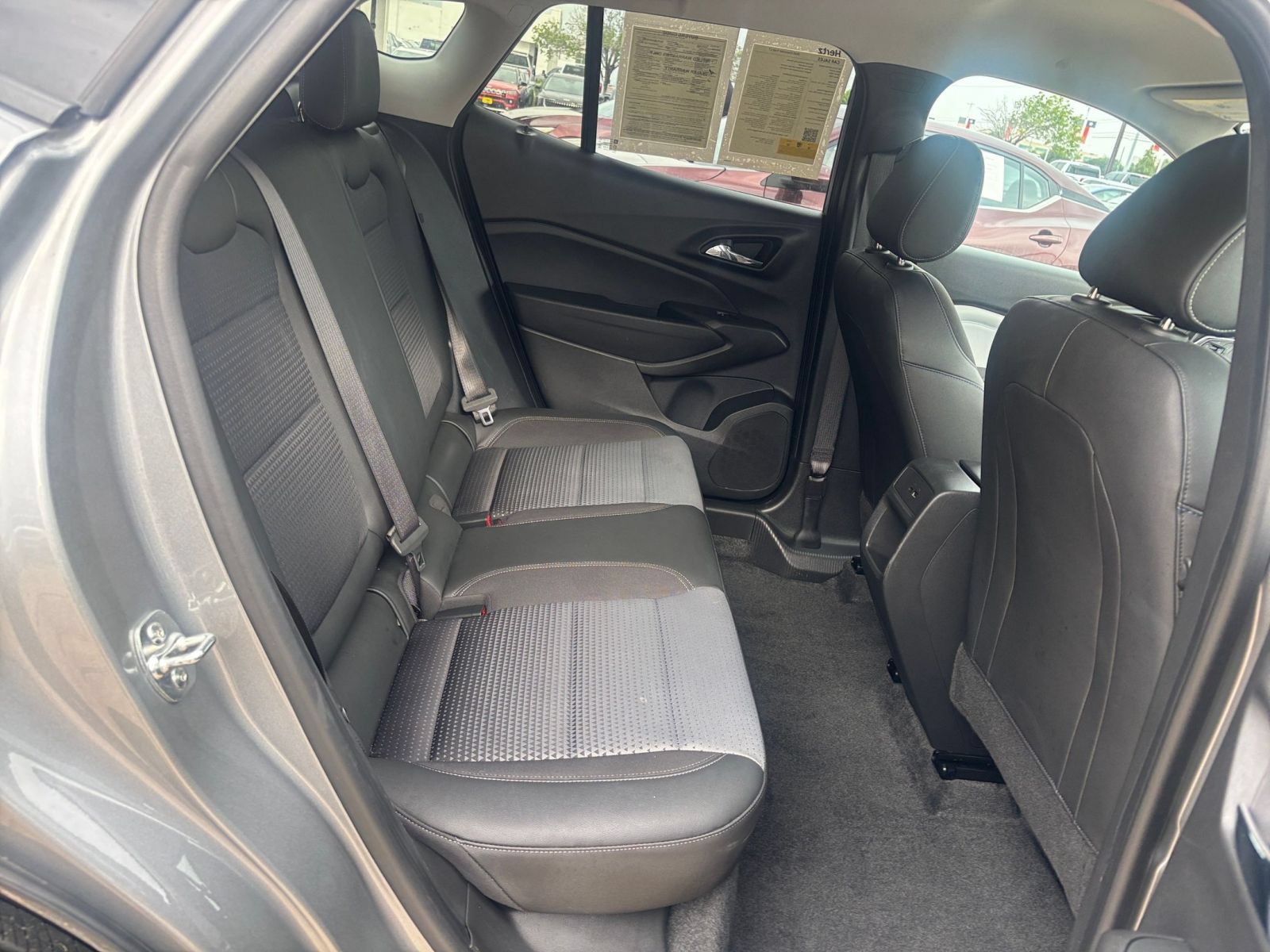 Used 2025 Chevrolet Trax LT w/ LT Convenience Package FWD image 20