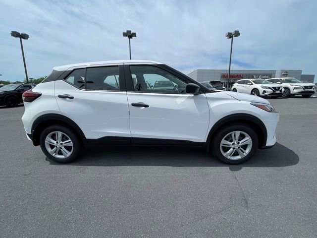 New 2025 Nissan Kicks Play S image 4