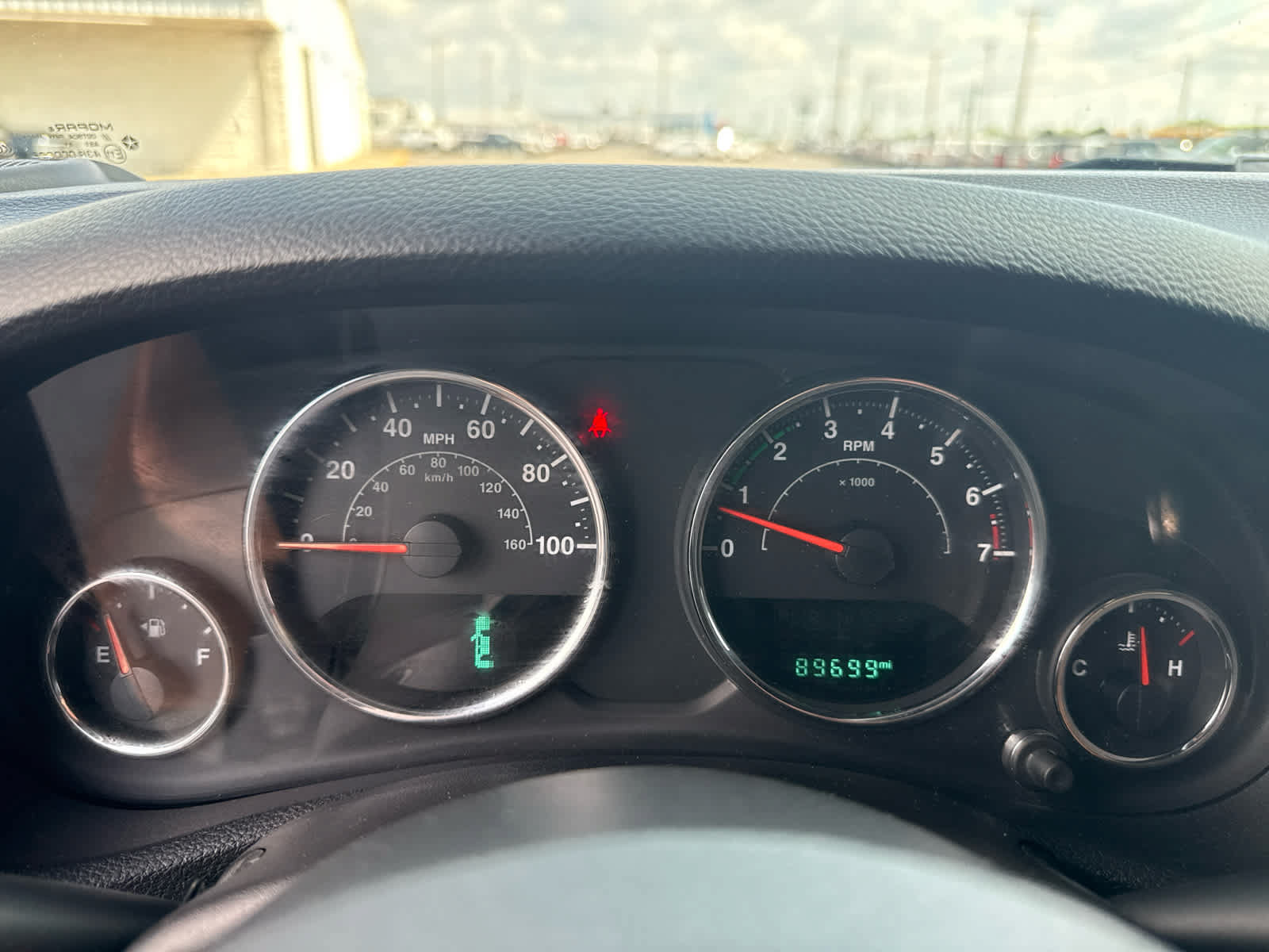 Used 2016 Jeep Wrangler Unlimited Sahara w/ Connectivity Group AWD/4WD image 16