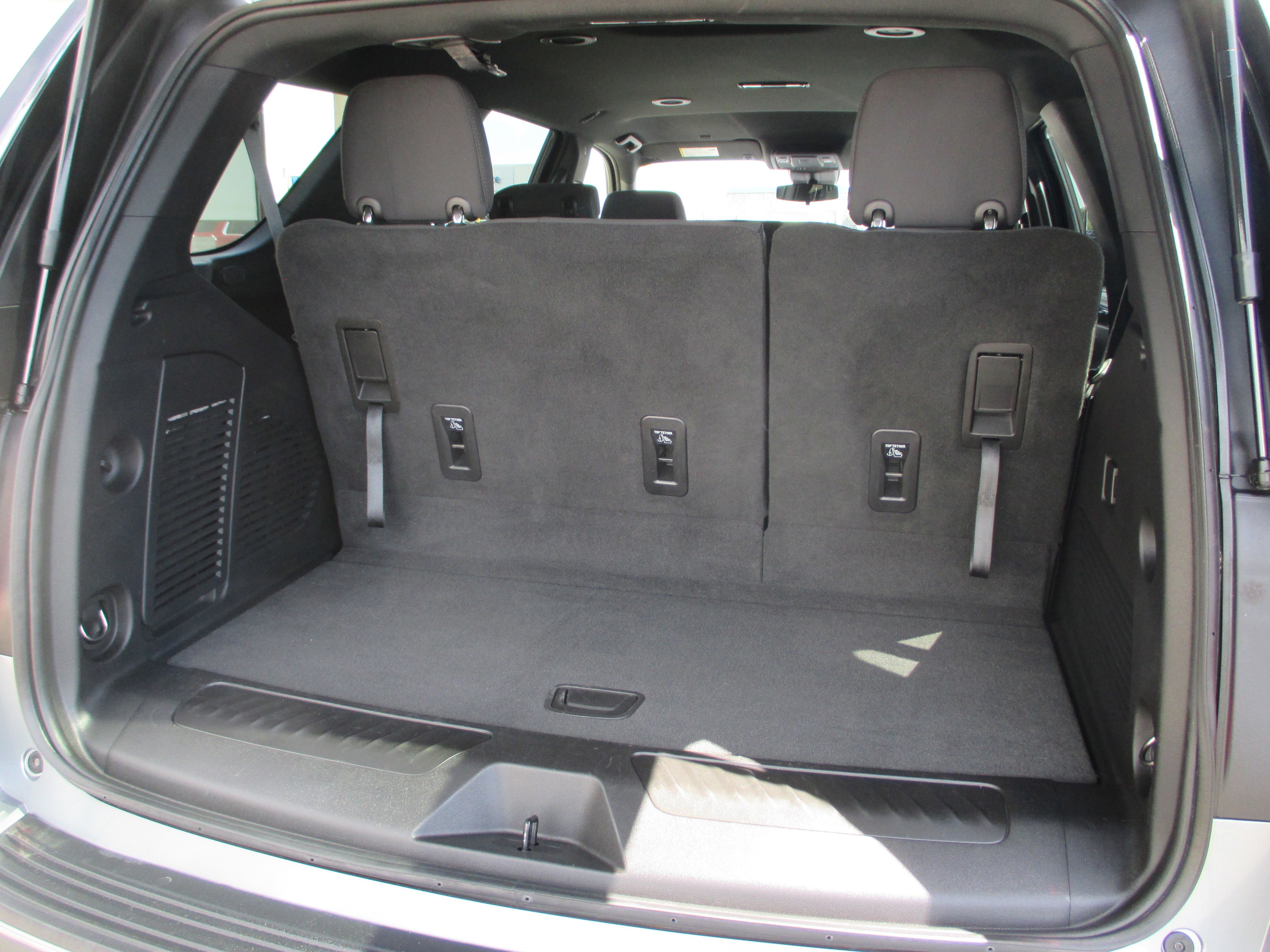Used 2023 GMC Yukon SLE w/ Gmc Pro Safety Plus Package AWD/4WD image 10