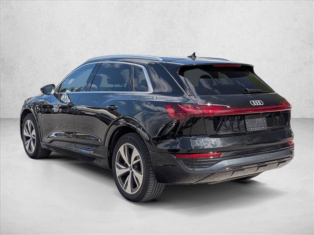 Certified 2024 Audi Q8 e-tron Premium image 4