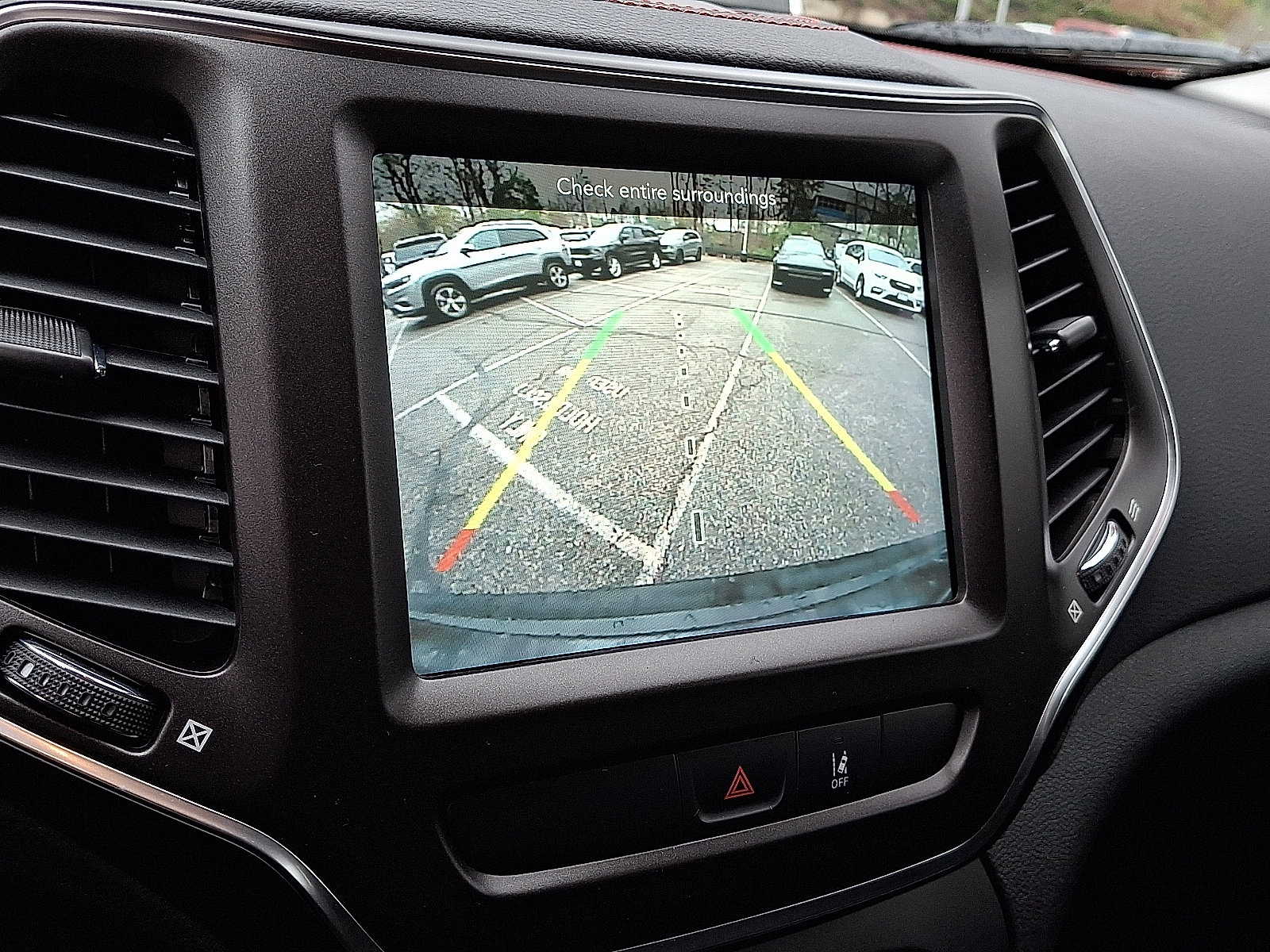 Used 2022 Jeep Cherokee Trailhawk AWD/4WD image 18