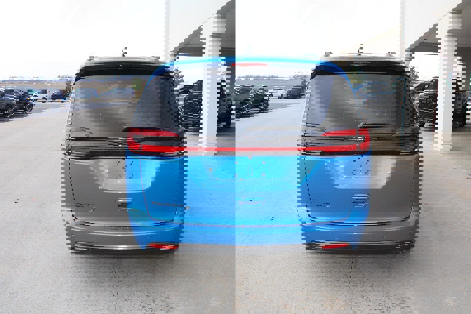 New 2026 Chrysler Pacifica Select w/ S Appearance Package image 8