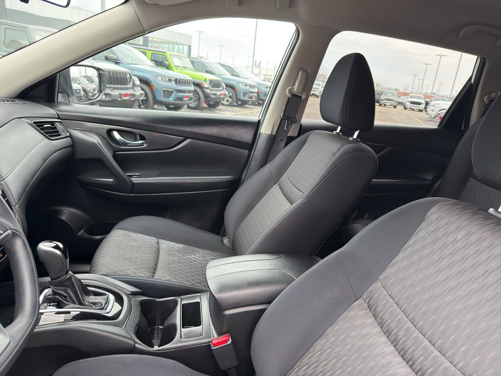 Used 2017 Nissan Rogue S w/ S Appearance Package image 26