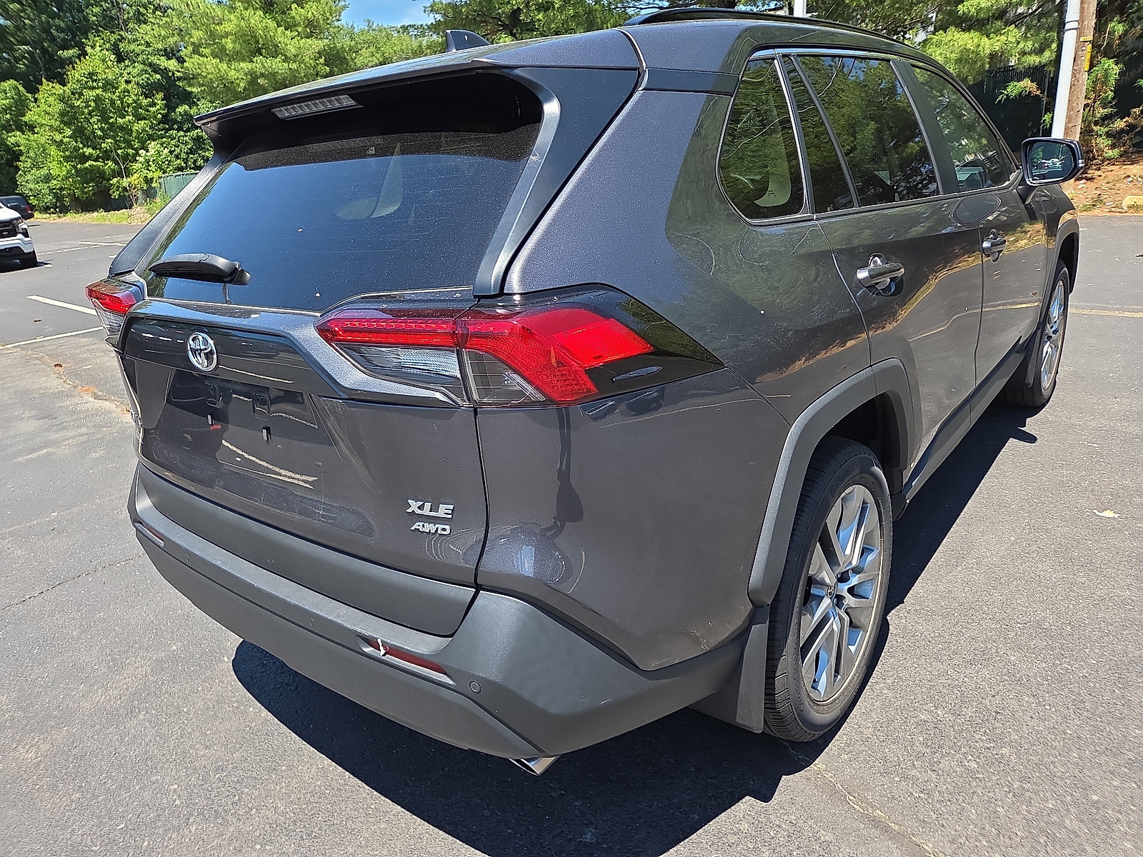 Used 2023 Toyota RAV4 XLE Premium AWD/4WD image 3