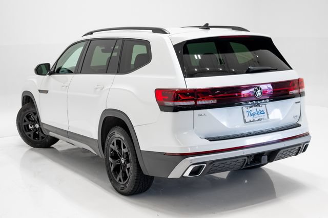 Used 2024 Volkswagen Atlas Peak Edition SEL AWD/4WD image 36