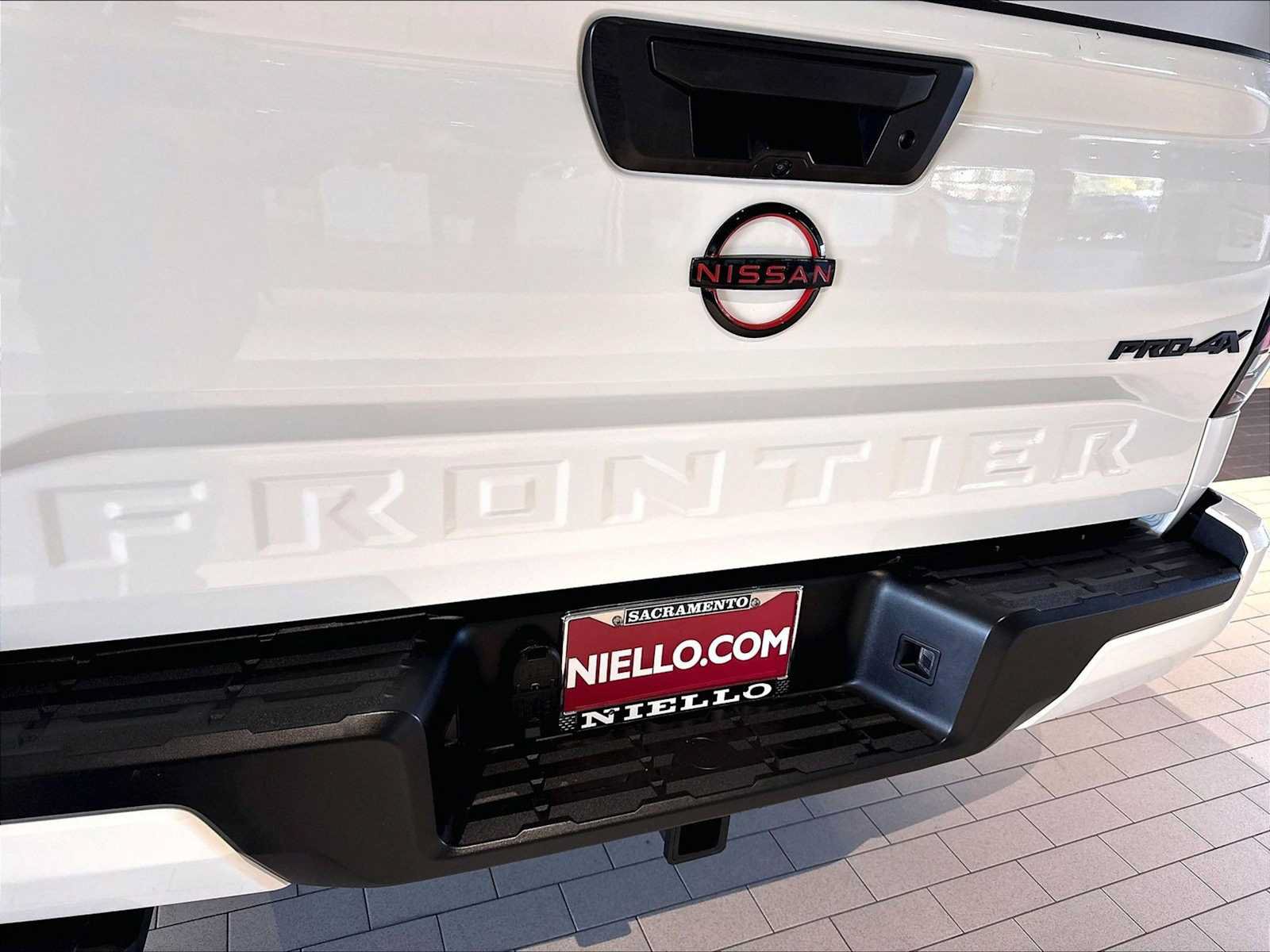 Used 2023 Nissan Frontier PRO-4X w/ Tow Package AWD/4WD image 38