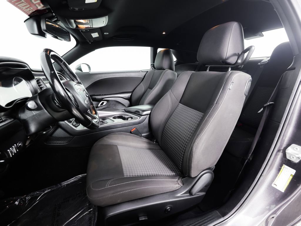 Used 2021 Dodge Challenger SXT image 17