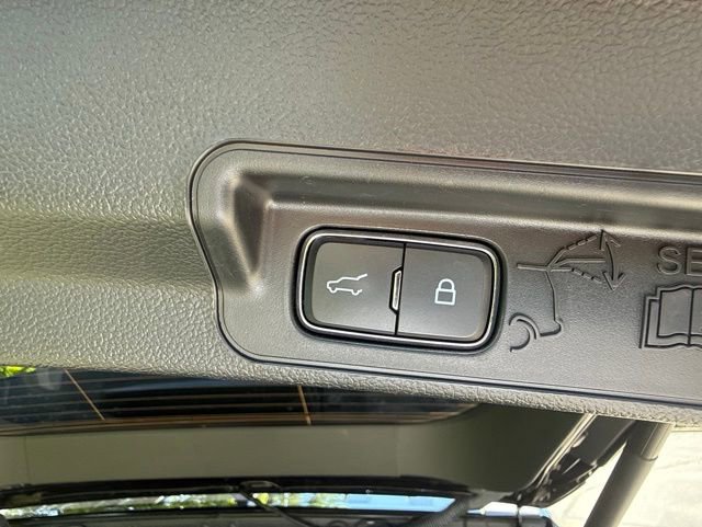 Used 2024 Ford Explorer XLT w/ Equipment Group 202A AWD/4WD image 45