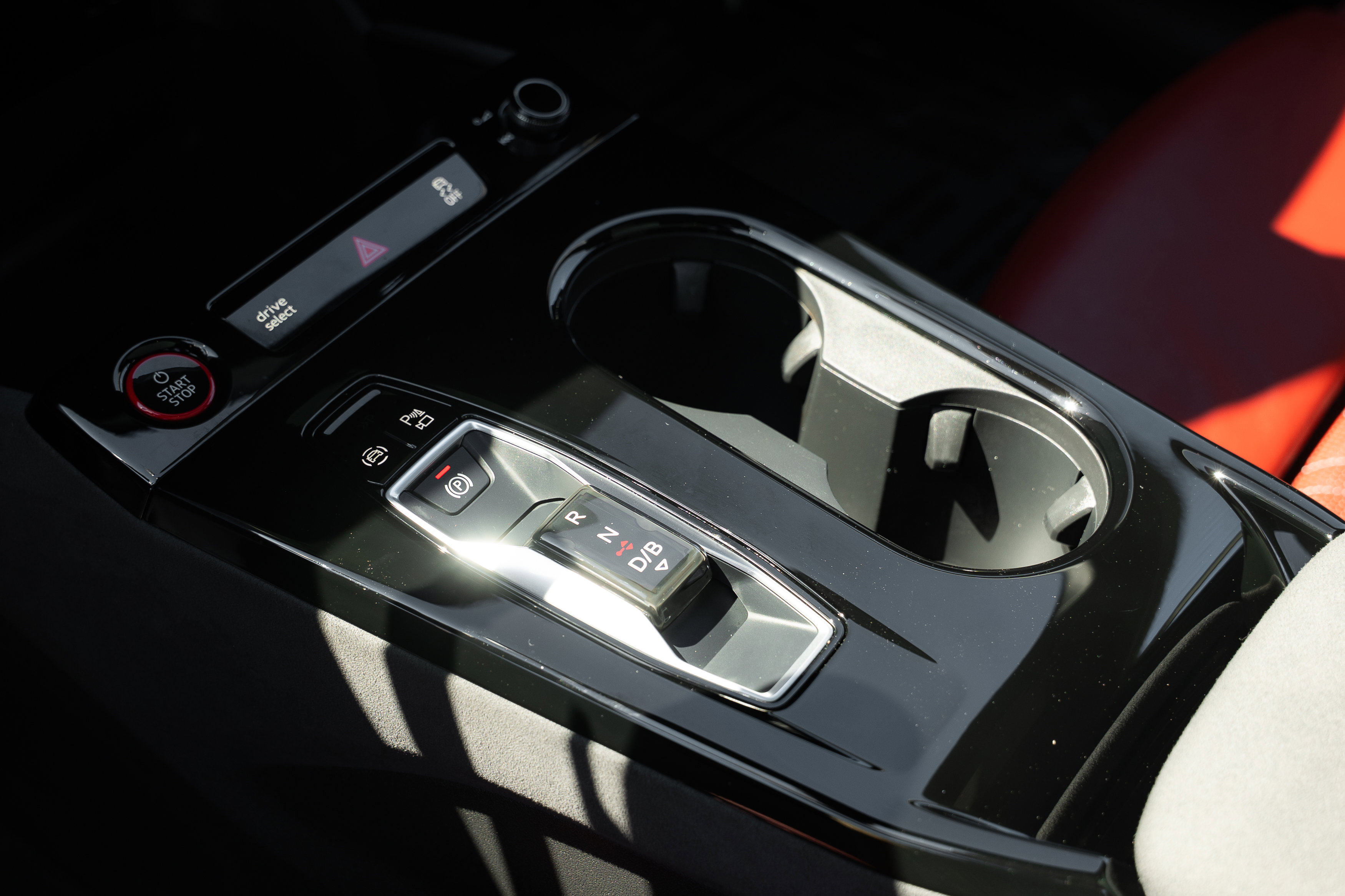 Certified 2025 Audi S6 e-tron Prestige w/ 21" Black Optic Package image 22