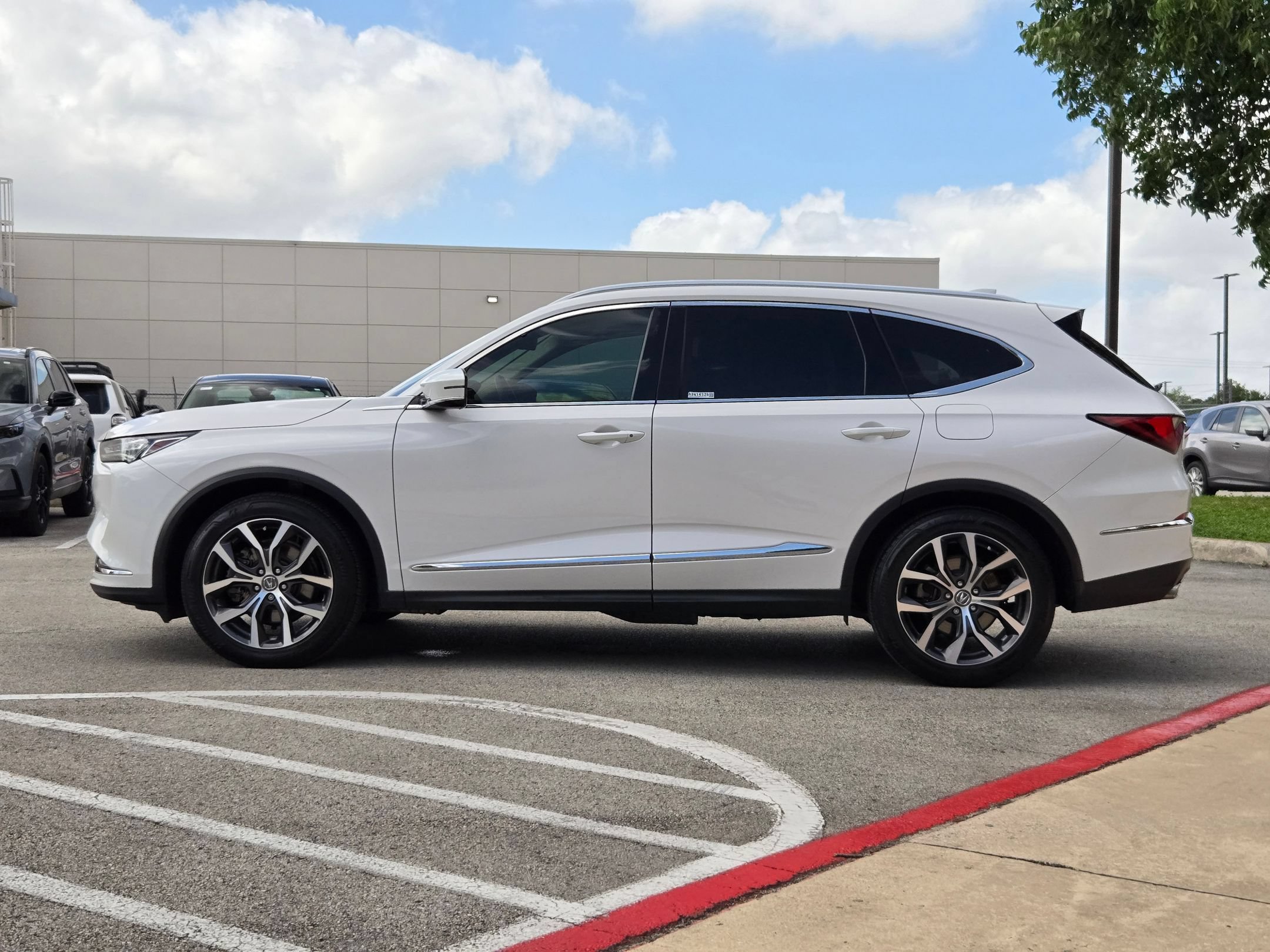 Used 2024 Acura MDX FWD w/ Technology Package image 6
