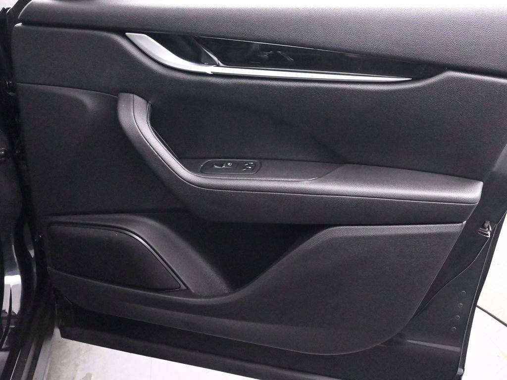 Used 2023 Maserati Levante Modena image 20