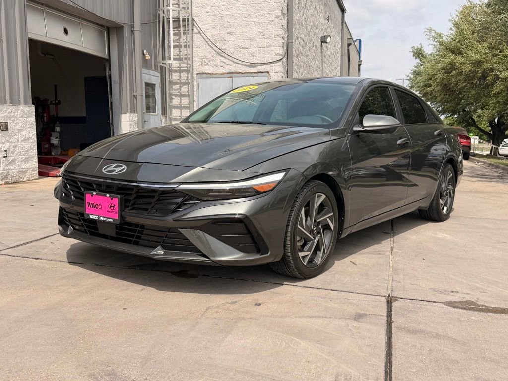 Used 2024 Hyundai Elantra Limited FWD image 1