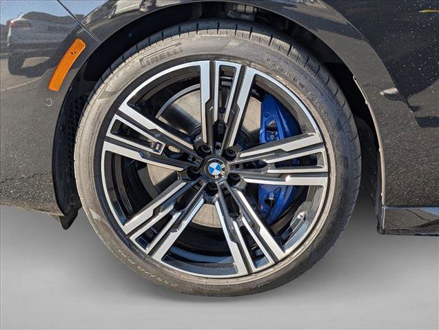 Used 2023 BMW 760i xDrive w/ Executive Package image 26