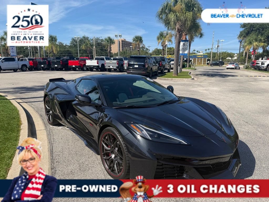 Used 2023 Chevrolet Corvette Z06 RWD image 2