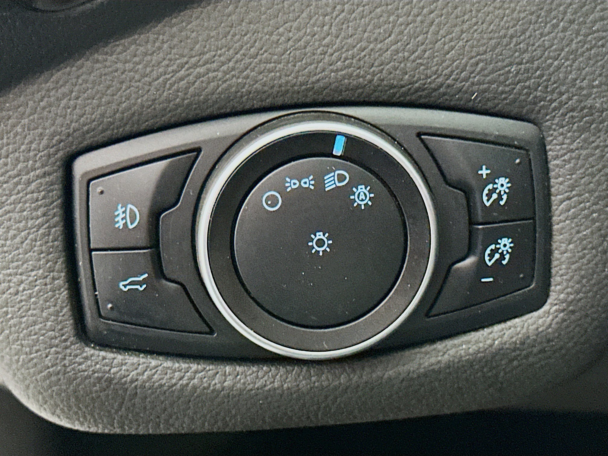 Used 2017 Ford Escape Titanium image 17