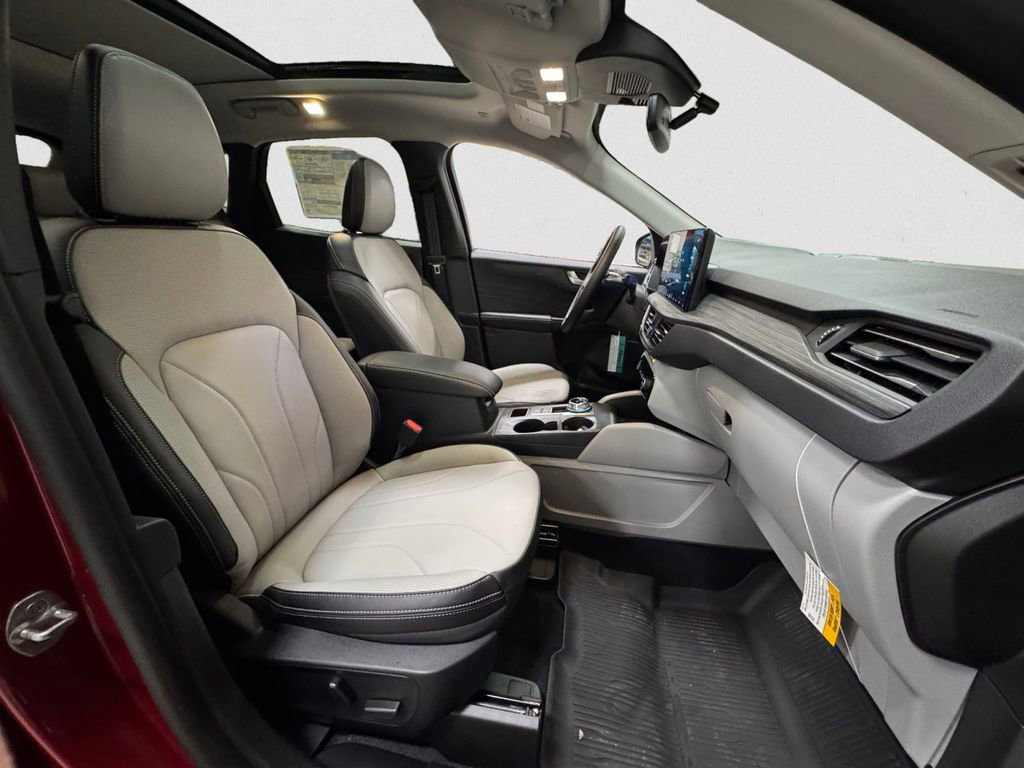 New 2025 Ford Escape SE w/ PHEV Premium Package FWD image 15