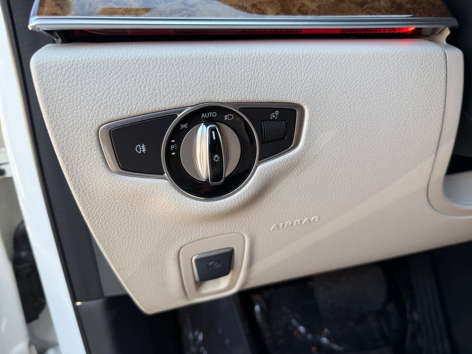 Certified 2017 Mercedes-Benz E 300 4MATIC image 26