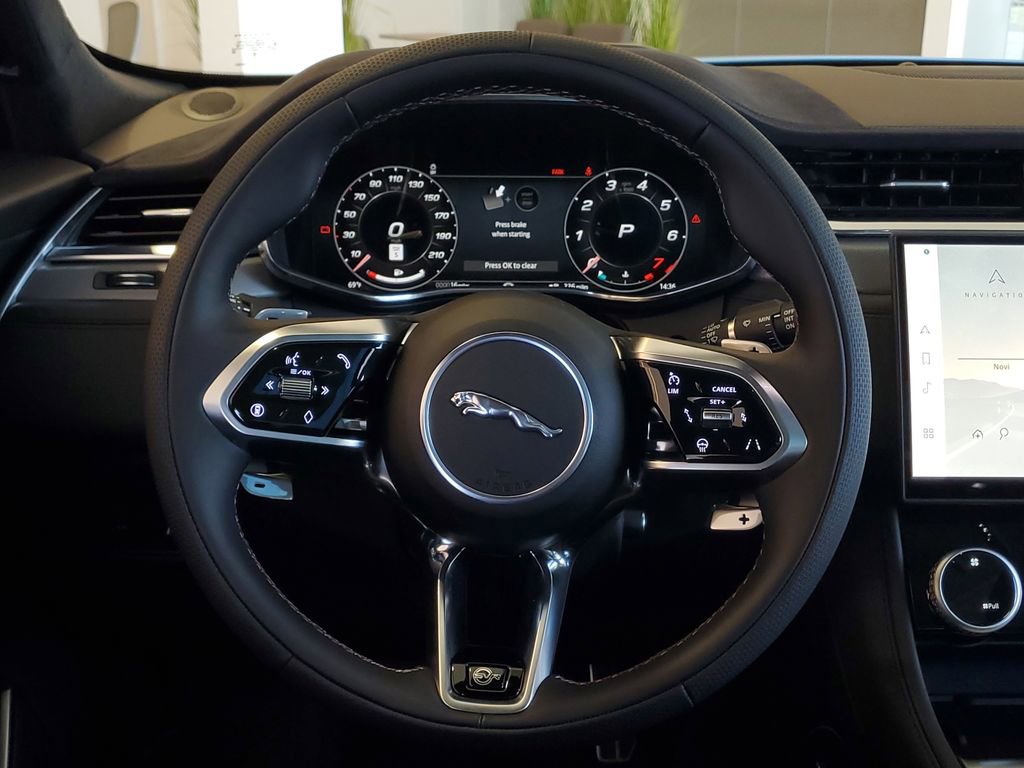 New 2026 Jaguar F-PACE SVR image 29