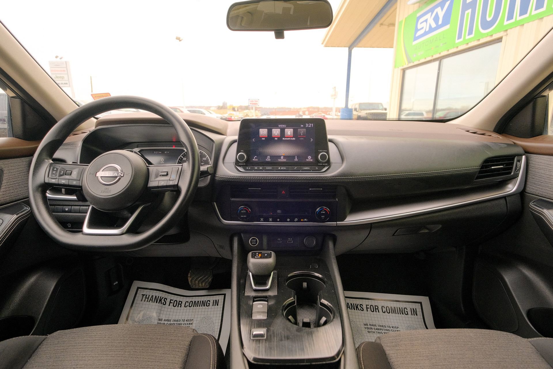 Used 2023 Nissan Rogue SV image 32