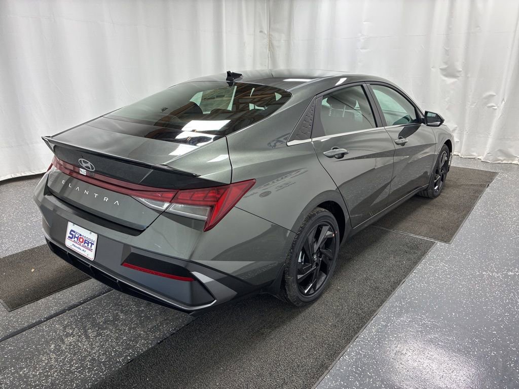 New 2026 Hyundai Elantra SEL Sport Premium FWD image 4