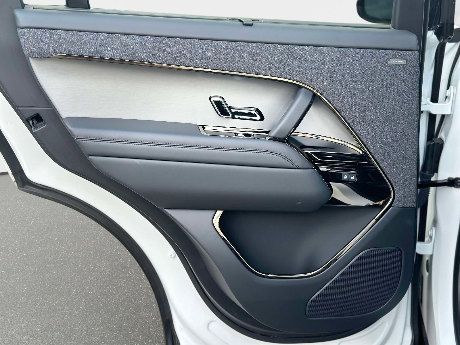 New 2025 Land Rover Range Rover Sport Dynamic SE image 35
