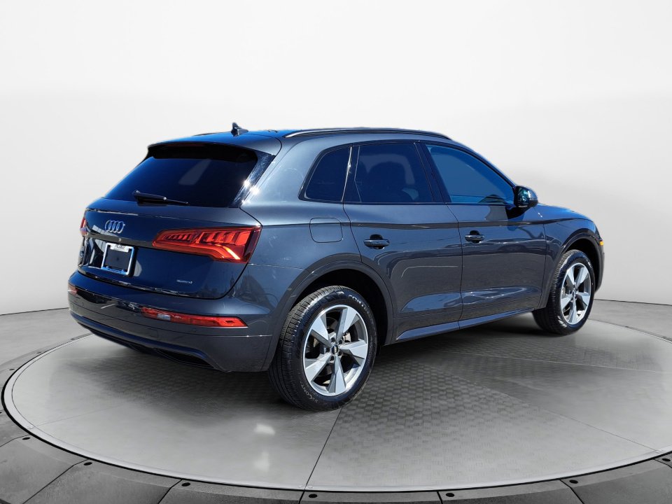Used 2020 Audi Q5 2.0T Premium w/ Titanium Sport Package image 7