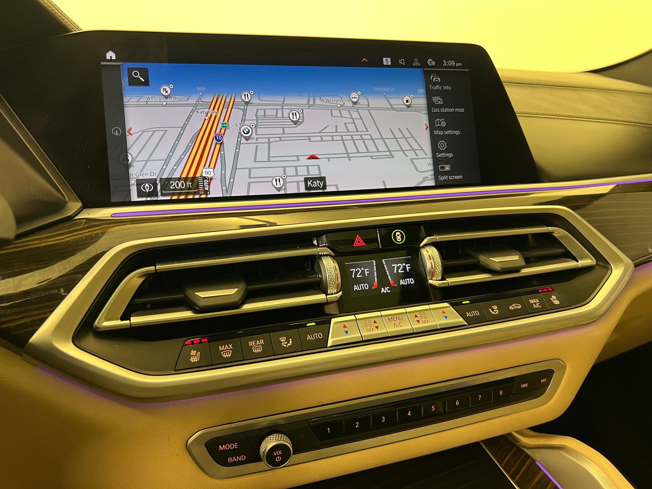 Used 2022 BMW X6 M50i w/ Executive Package image 29