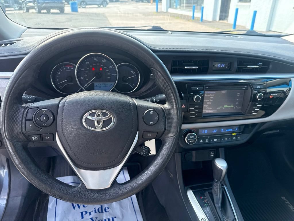 Used 2015 Toyota Corolla LE FWD image 22