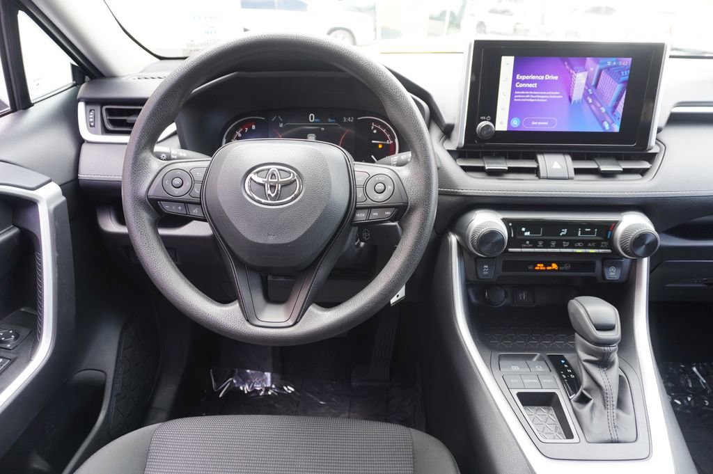Used 2025 Toyota RAV4 LE image 11