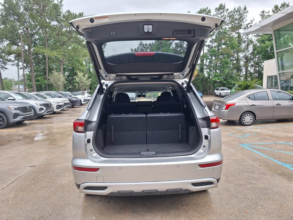 Used 2024 Mitsubishi Outlander SE Black Edition FWD image 29