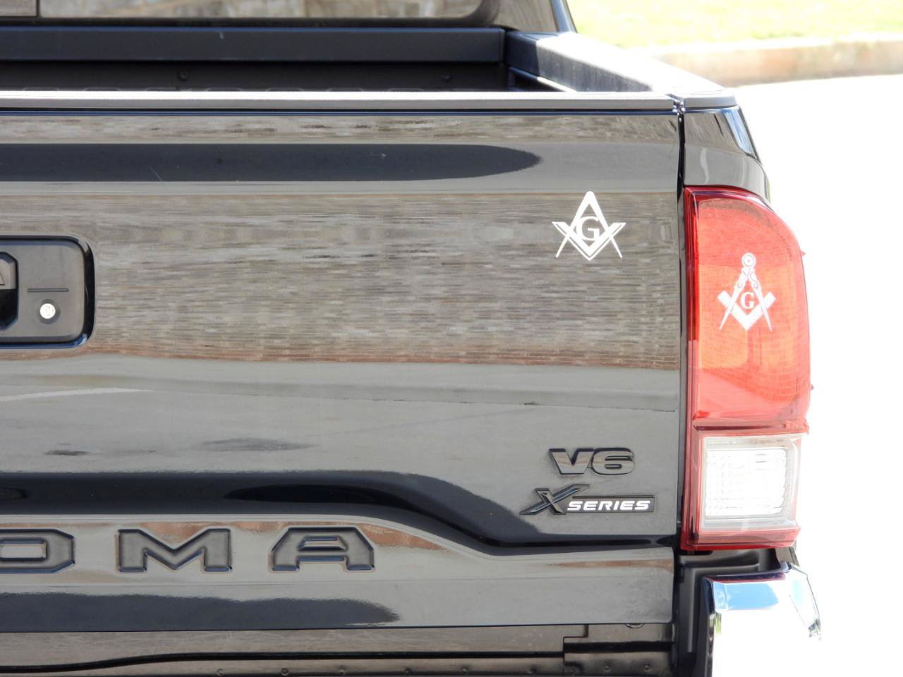Used 2022 Toyota Tacoma SR5 RWD image 38